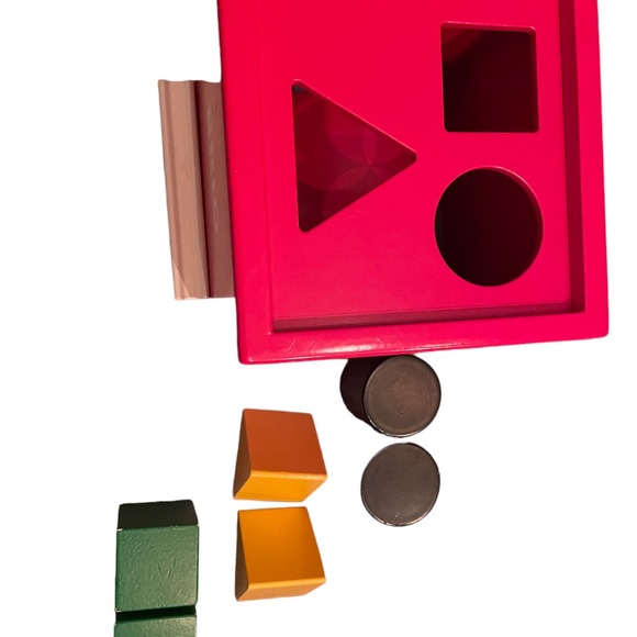 Brio Toys | Brio Wooden Sorting Box, Toddler | Color: Red | Size: OS. - Picture 5 of 10